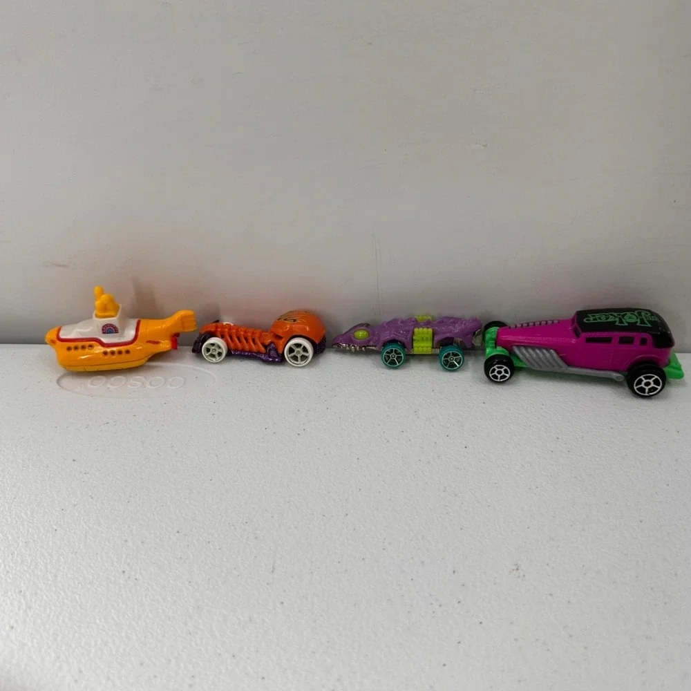 Hot Wheels 2014-2015 Collectible Die-Cast Toy Cars Set Of 4 Submarine‎ Joker Car